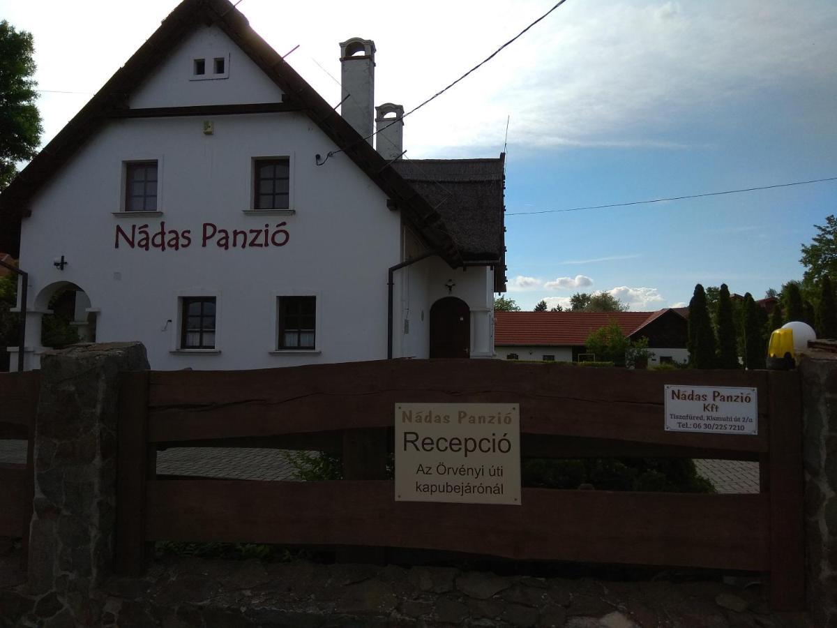 Nadas Panzio Тісафюред Екстер'єр фото
